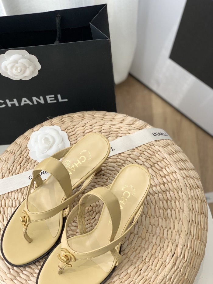 Chanel Women_Slippers/Sandals eur 35-40