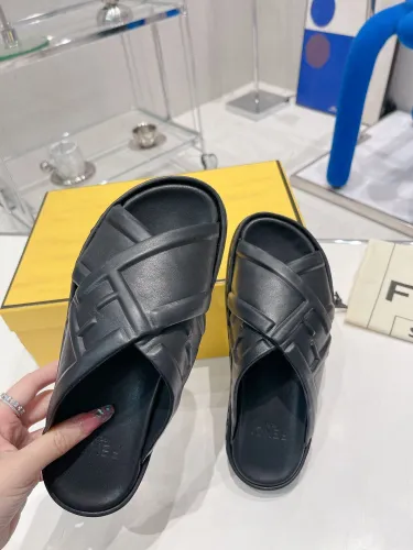 Fendi Women_Slippers/Sandals eur 35-40