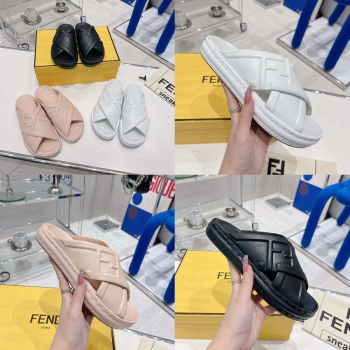 Fendi Women_Slippers/Sandals eur 35-40