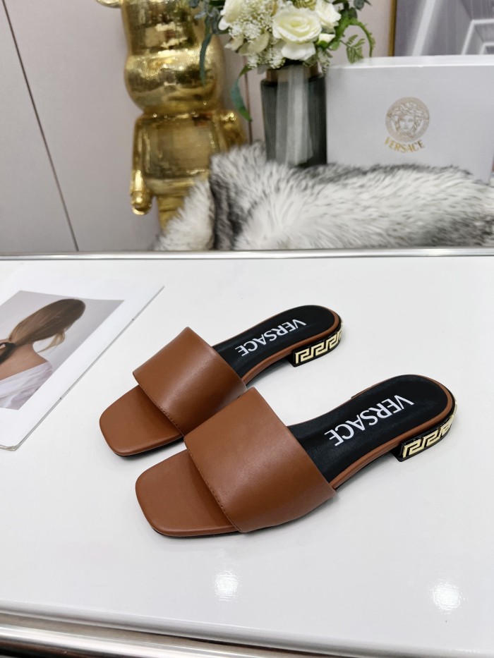 Versace Unisex_Slippers/Sandals eur 35-44