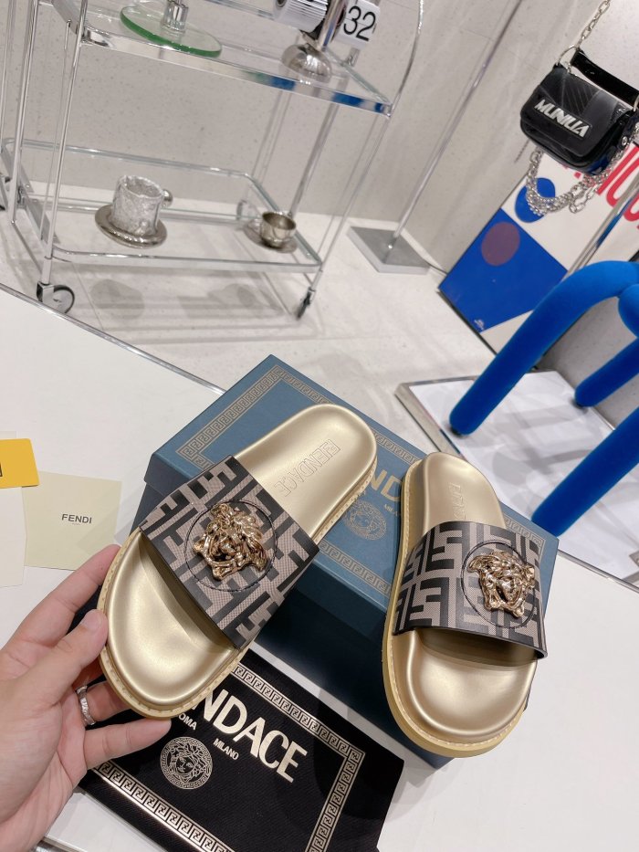 Fendi Unisex_Slippers/Sandals eur 35-44