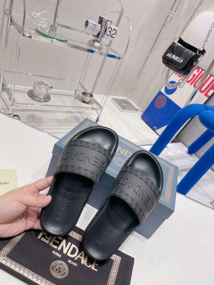 Fendi Unisex_Slippers/Sandals eur 35-44