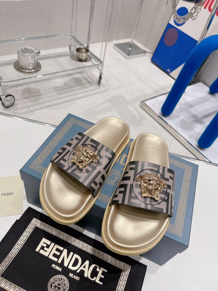 Fendi Unisex_Slippers/Sandals eur 35-44