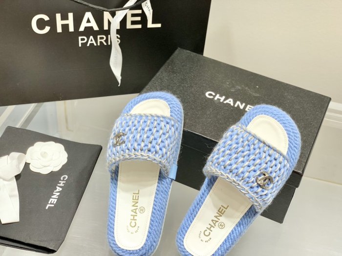 Chanel Women_Slippers/Sandals eur 35-40