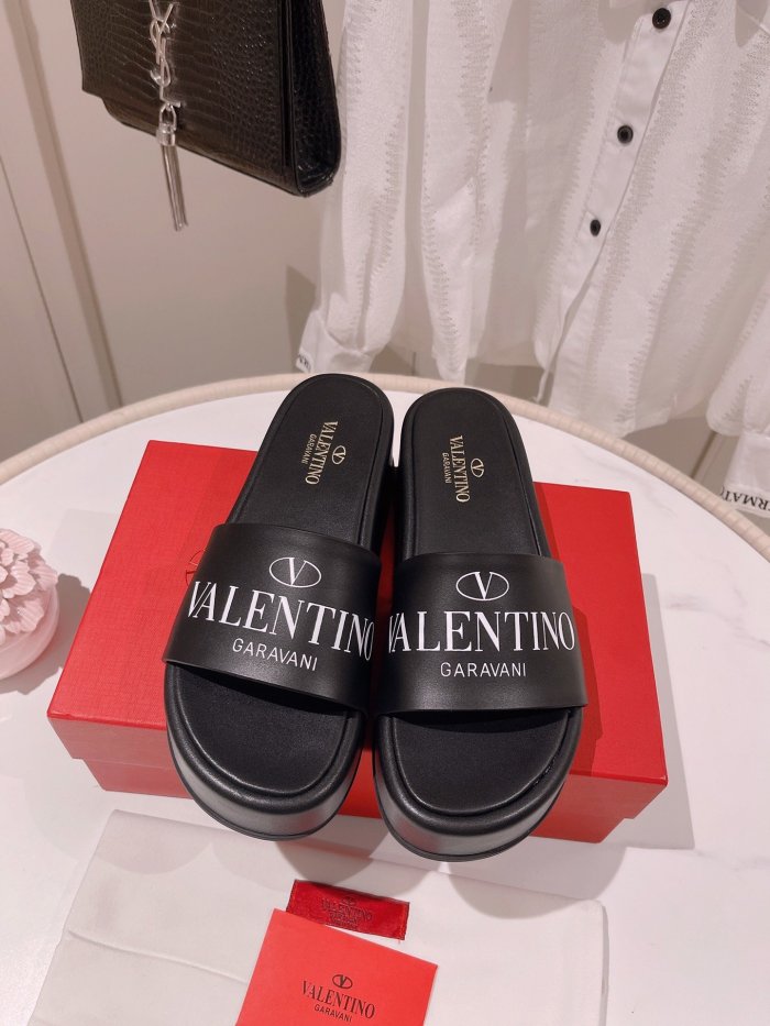 Valentino Women_Slippers/Sandals eur 35-40