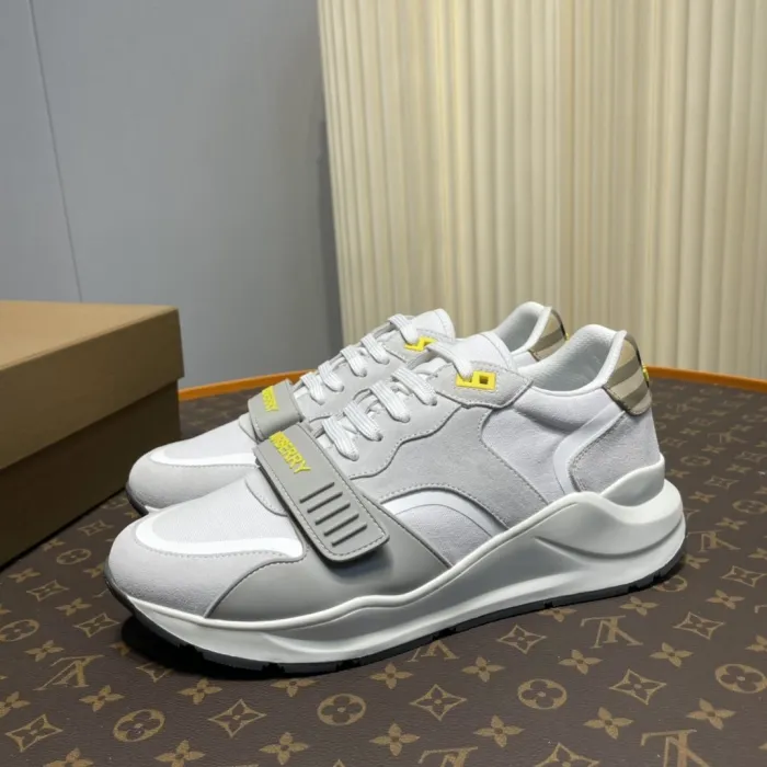 Burberry Men_Slippers/Sandals eur 38-44