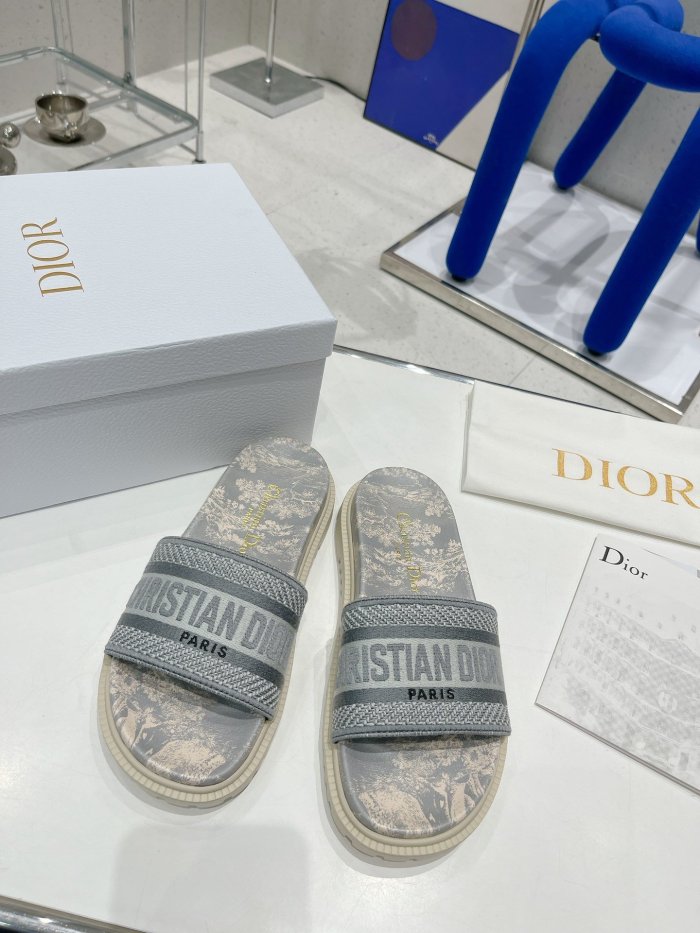 Dior Women_Slippers/Sandals eur 35-40