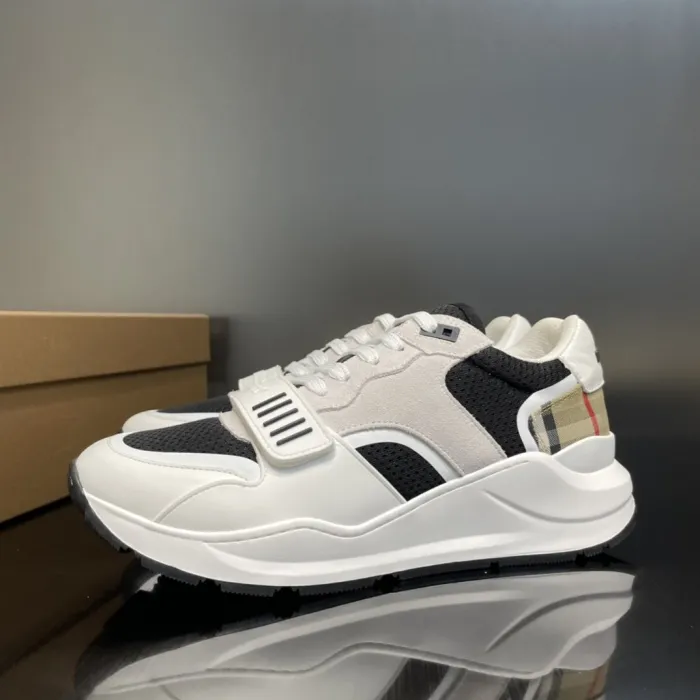 Burberry Men_Slippers/Sandals eur 38-44