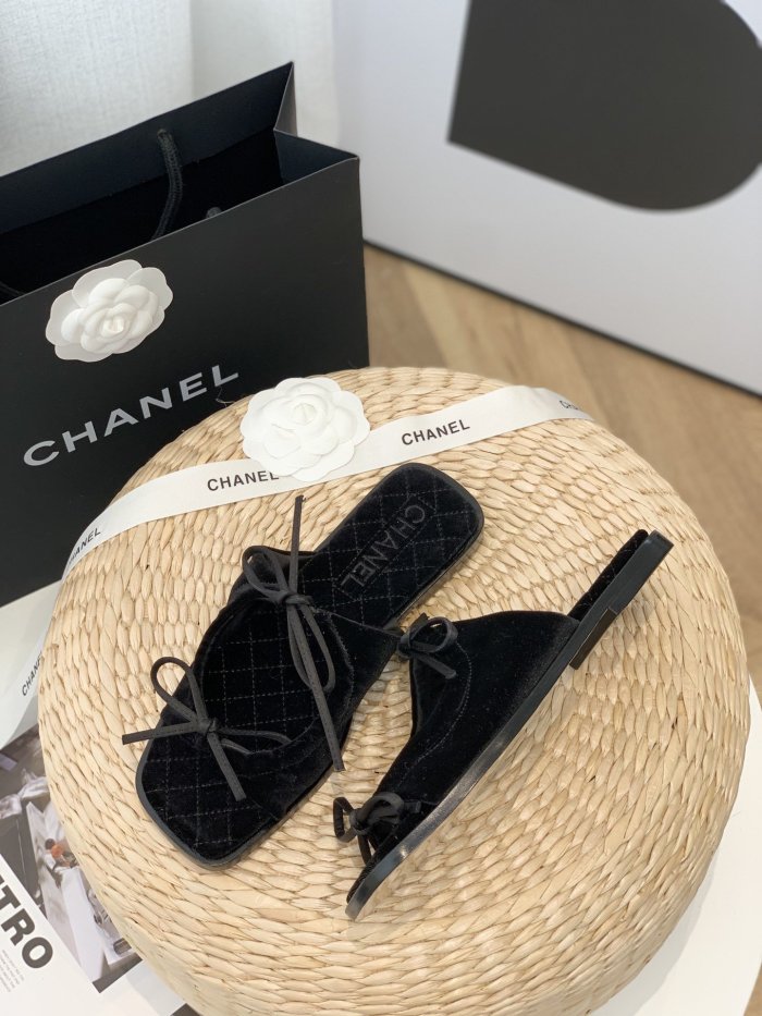 Chanel Women_Slippers/Sandals eur 35-40