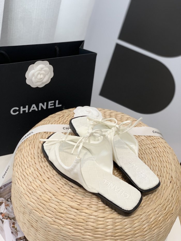 Chanel Women_Slippers/Sandals eur 35-40