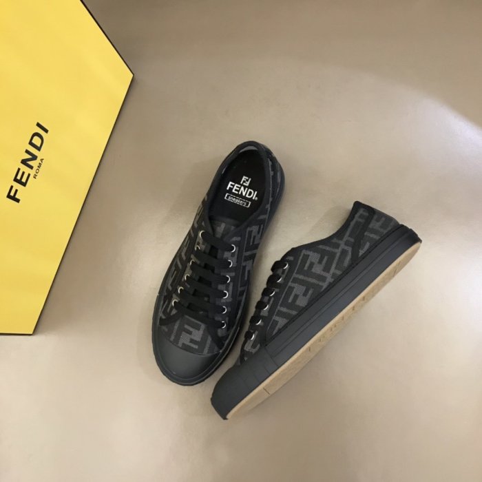 Fendi Unisex_Csaual shoes eur 35-45