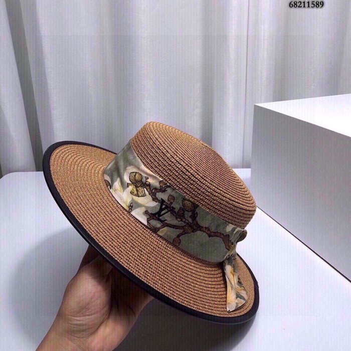 LOUIS VUITTON Hats