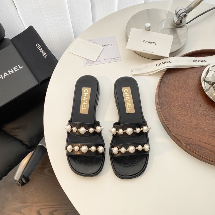 Chanel Women_Slippers/Sandals 35-40