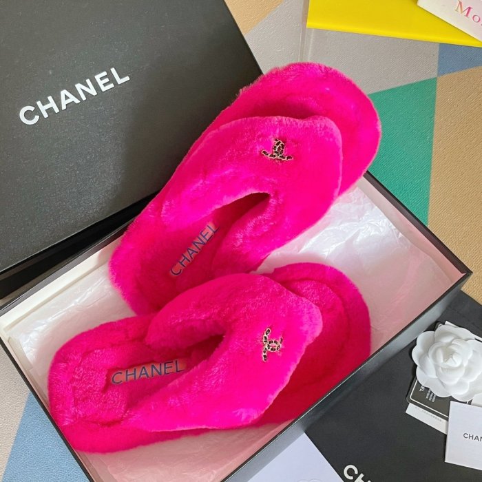 Chanel Women_Slippers/Sandals 35-40