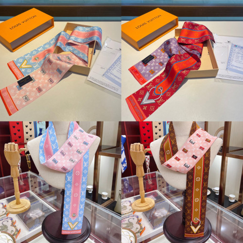 LOUIS VUITTON Scarves