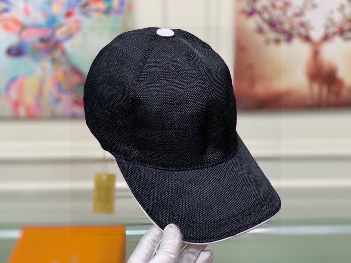 LOUIS VUITTON Hats