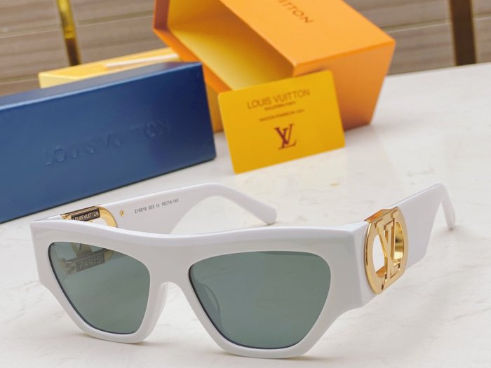 LOUIS VUITTON Sunglasses