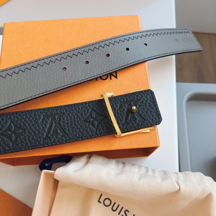 LOUIS VUITTON Belt