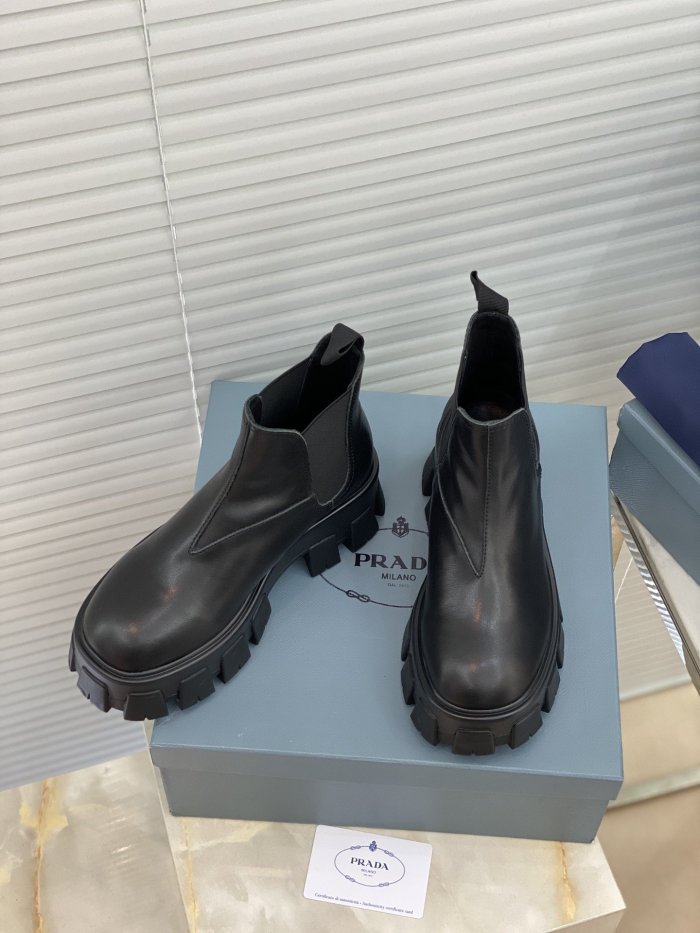 Prada women _Boots shoes eur 35-41