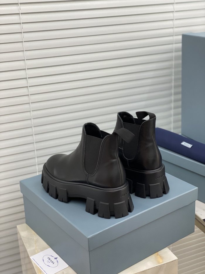 Prada women _Boots shoes eur 35-41