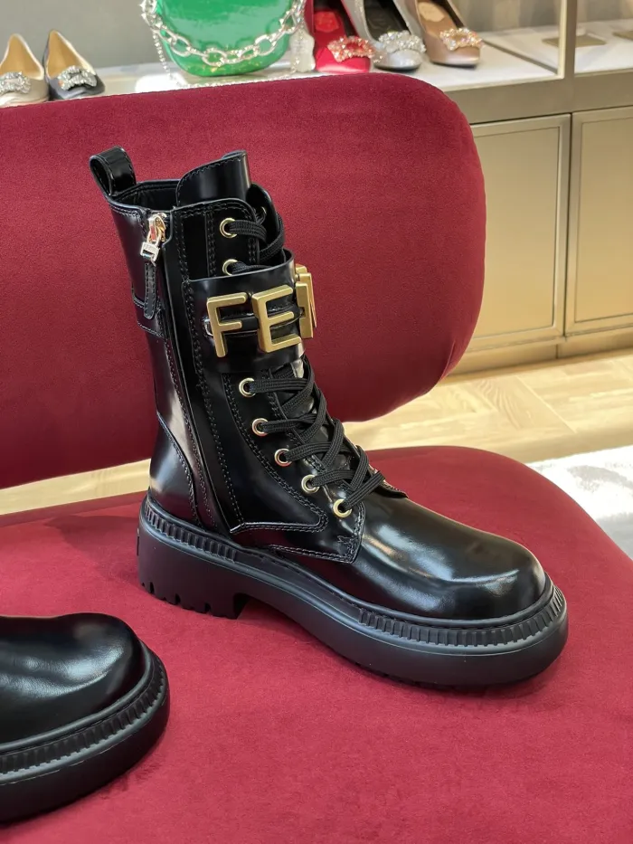 Fendi women _Boots shoes eur 35-40