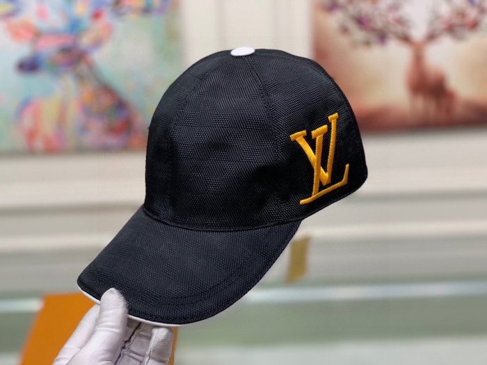 LOUIS VUITTON Hats