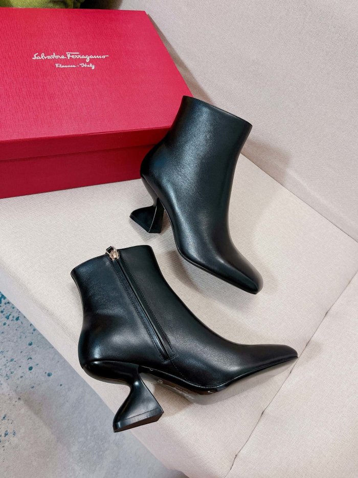 Ferragamo women _Boots shoes eur 35-40