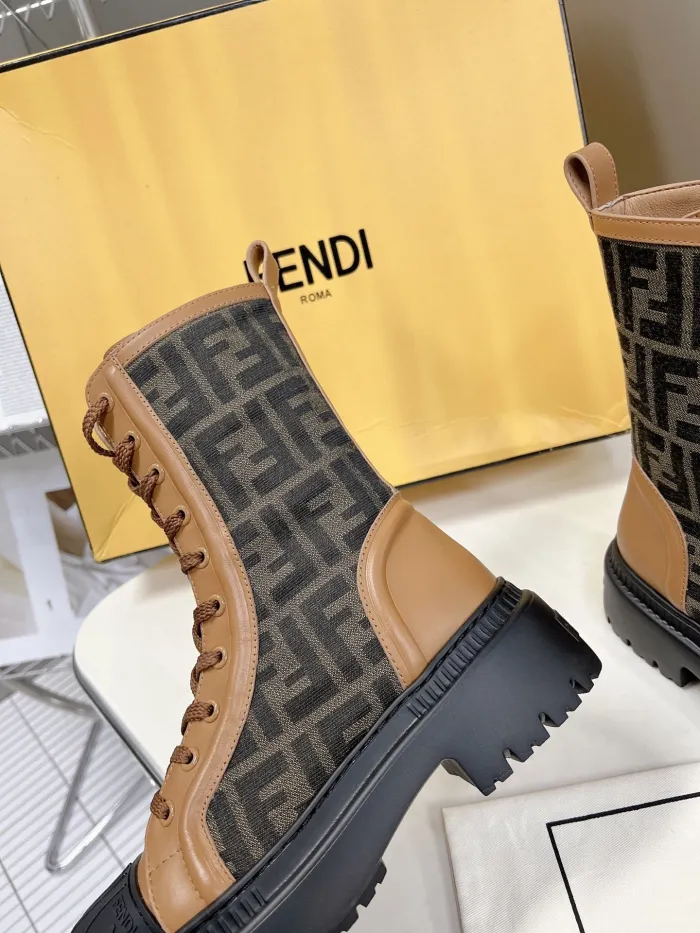 Fendi women _Boots shoes eur 35-40