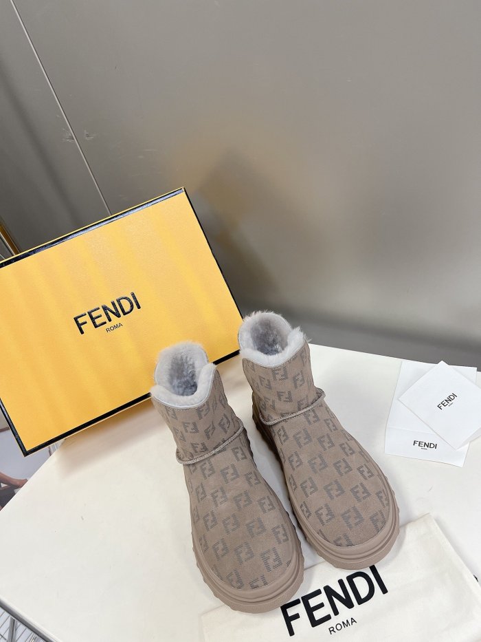 Fendi women _Boots shoes eur 35-40