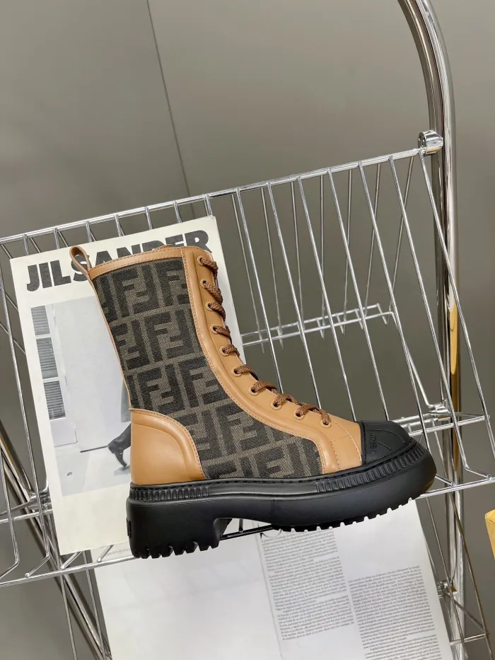 Fendi women _Boots shoes eur 35-40