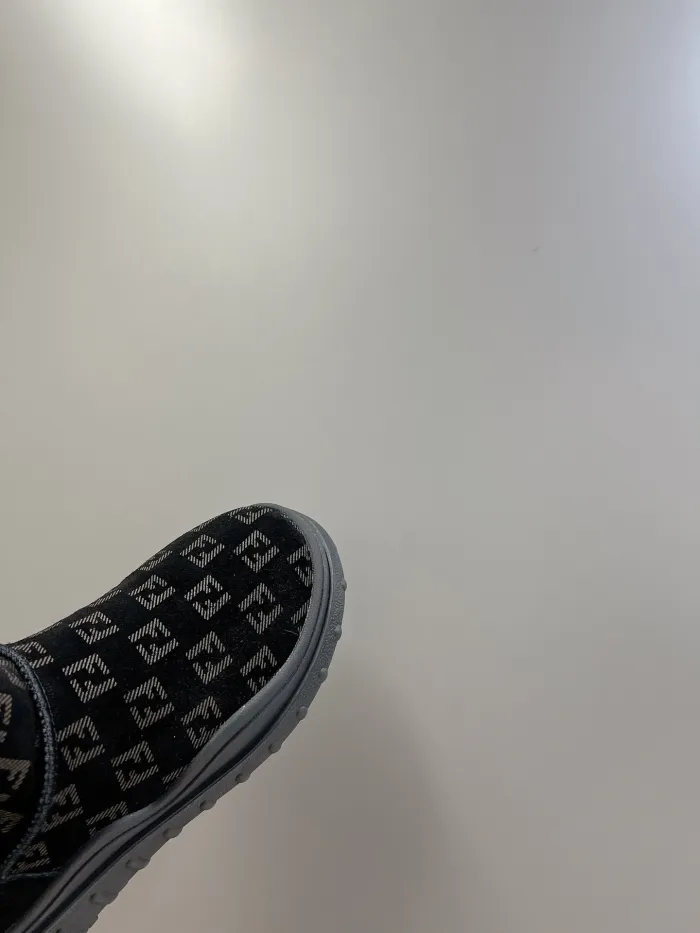 Fendi women _Boots shoes eur 35-40