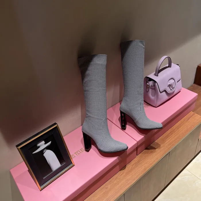 Fendi women _Boots shoes eur 35-40