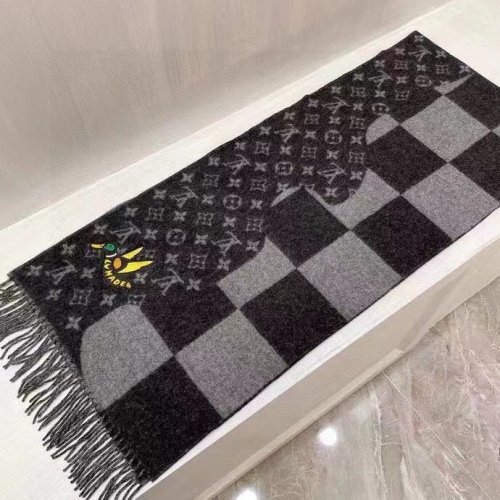 LOUIS VUITTON Scarves