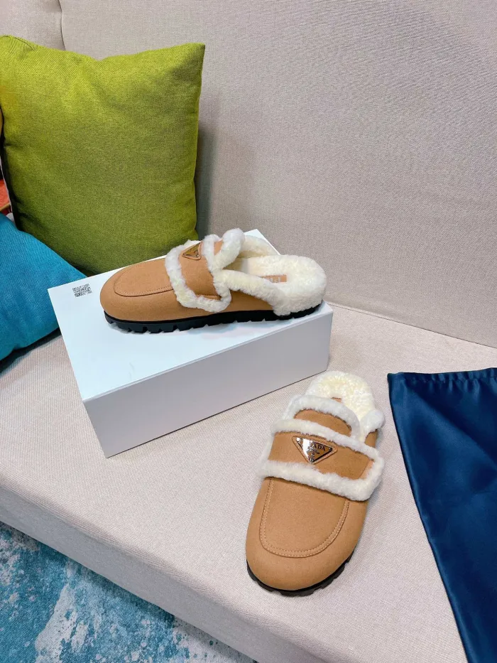 Prada women _Csaual shoes shoes eur 35-40