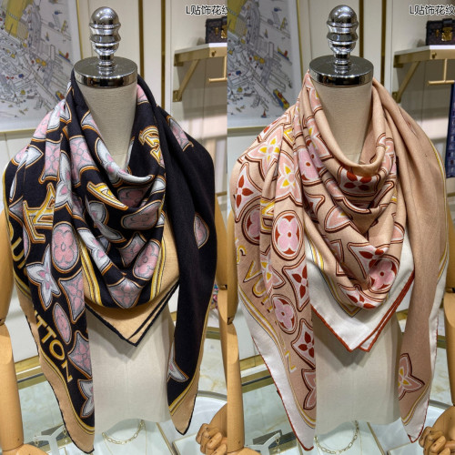 LOUIS VUITTON Scarves