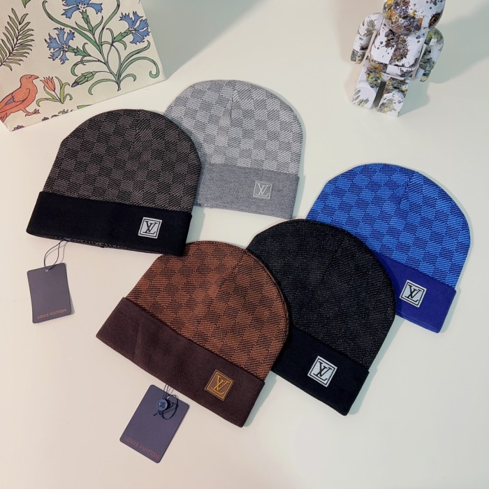 LOUIS VUITTON Hats