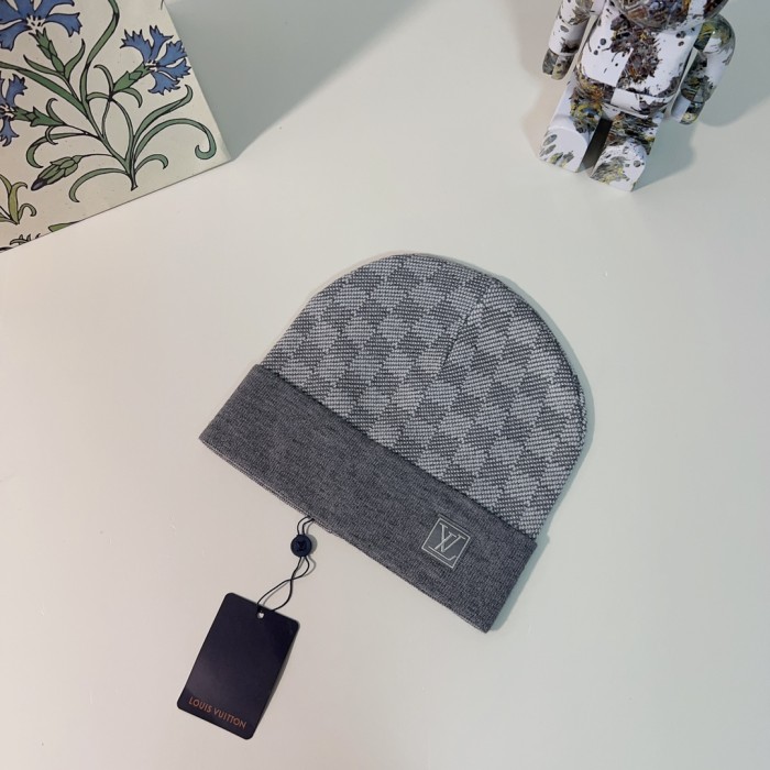 LOUIS VUITTON Hats