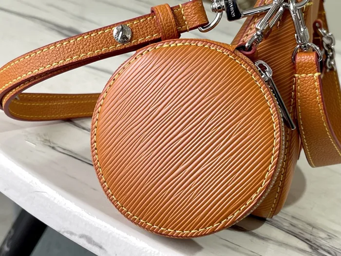 LOUIS VUITTON bags