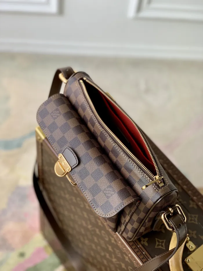 LOUIS VUITTON bags