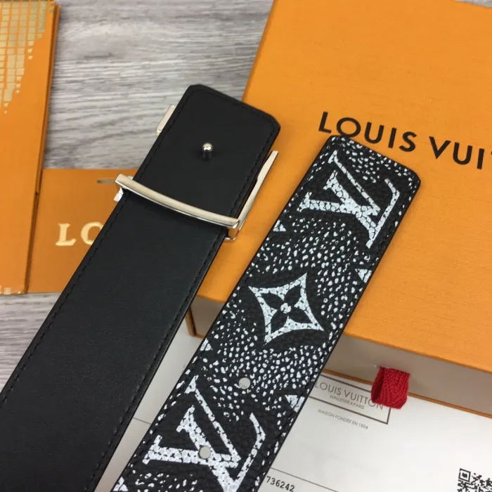 LOUIS VUITTON Belt