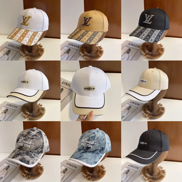 LOUIS VUITTON Hats