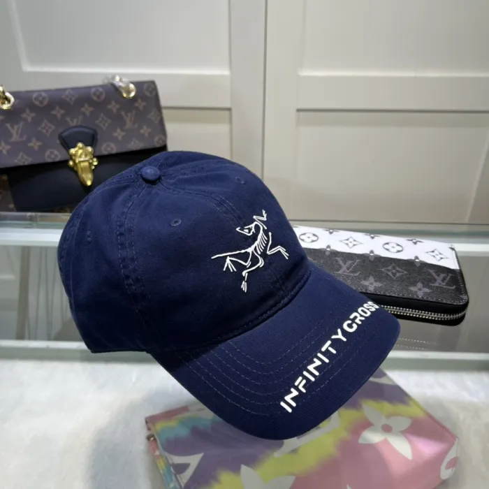 ARC'TERYX Hats