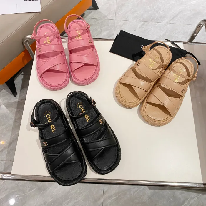 Chanel Women_Slippers/Sandals shoes eur 35-40