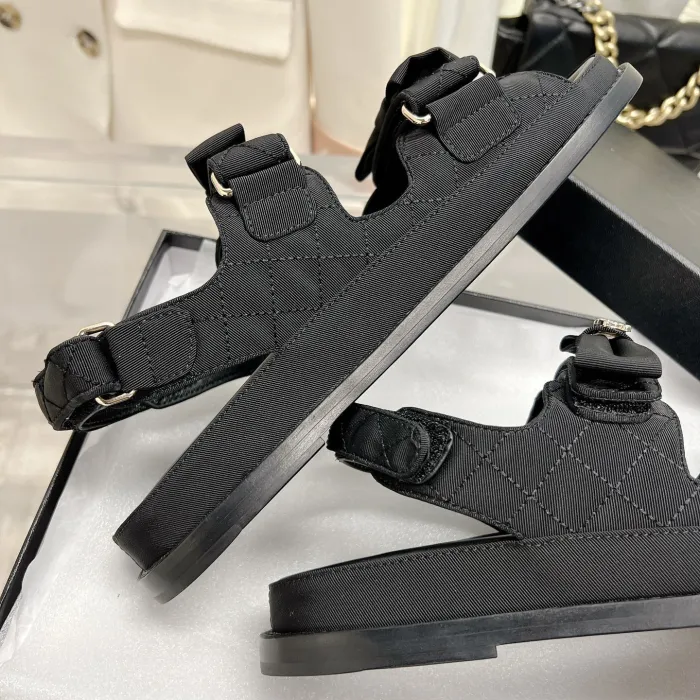 Chanel Women_Slippers/Sandals shoes eur 35-41