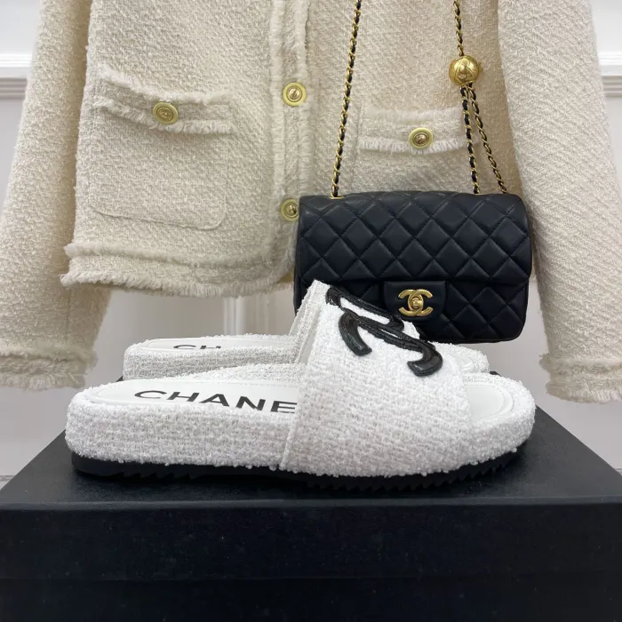 Chanel Women_Slippers/Sandals shoes eur 35-41