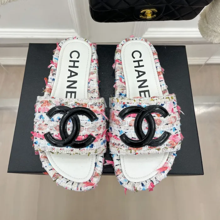 Chanel Women_Slippers/Sandals shoes eur 35-41
