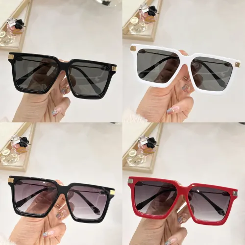LOUIS VUITTON Sunglasses