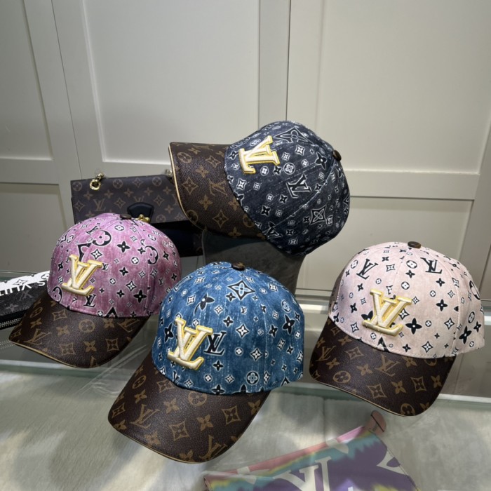 LOUIS VUITTON Hats