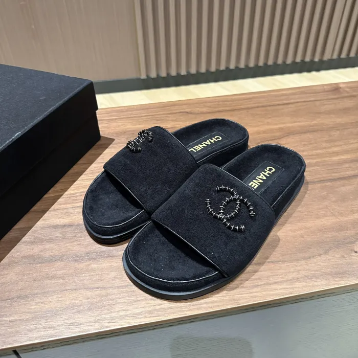 Chanel Women_Slippers/Sandals shoes eur 35-40