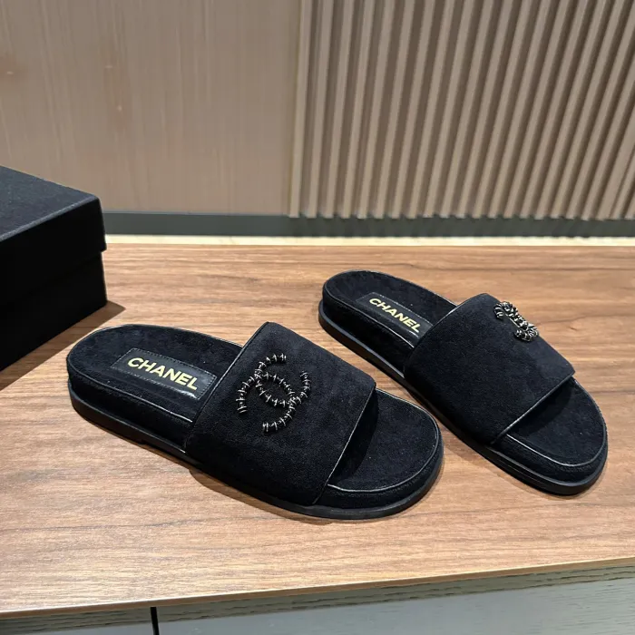 Chanel Women_Slippers/Sandals shoes eur 35-40
